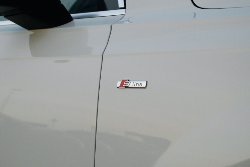 アウディ Q7 中古車