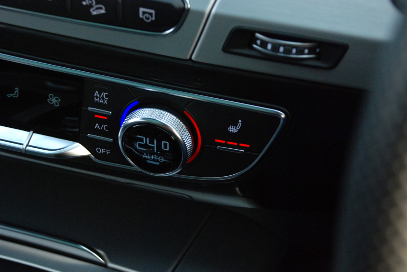 アウディ Q7 中古車