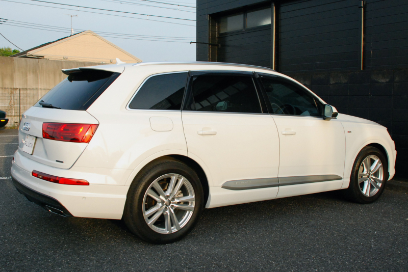 アウディ Q7 中古車