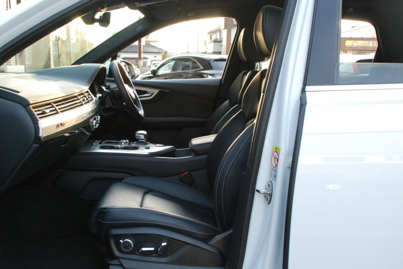 アウディ Q7 中古車
