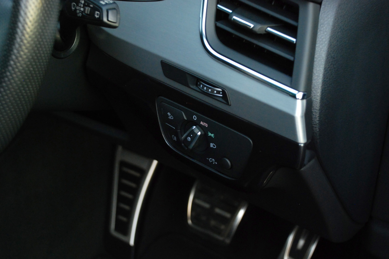 アウディ Q7 中古車