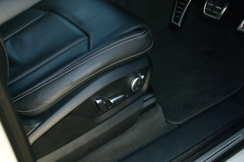 アウディ Q7 中古車