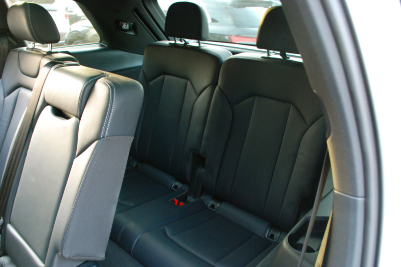 アウディ Q7 中古車