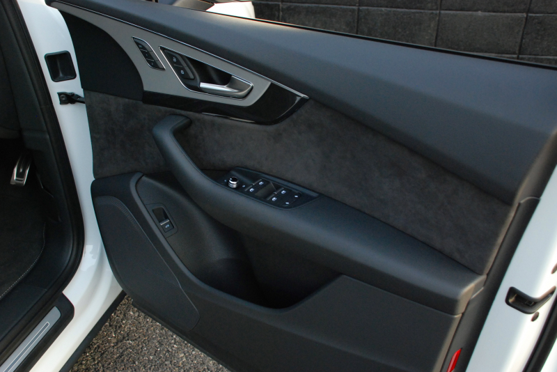 アウディ Q7 中古車