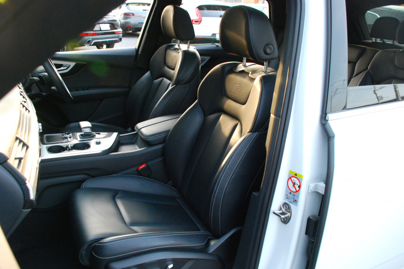 アウディ Q7 中古車