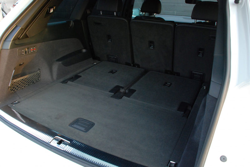 アウディ Q7 中古車