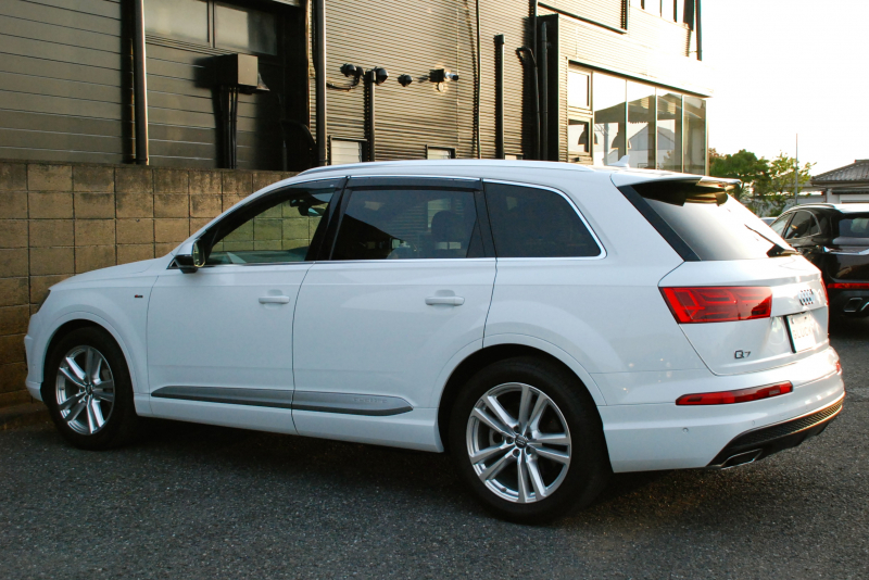 アウディ Q7 中古車