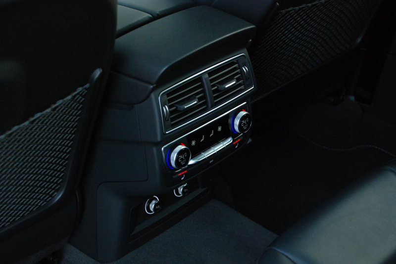 アウディ Q7 中古車