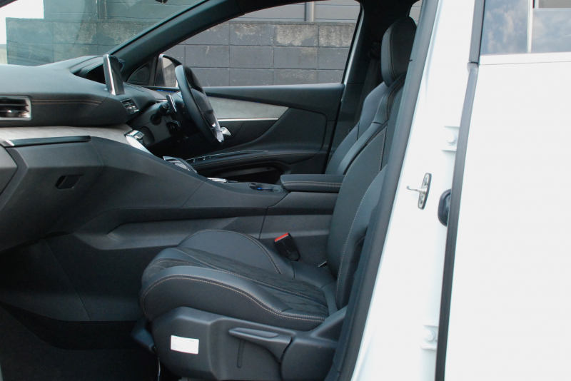 プジョー 5008 中古車