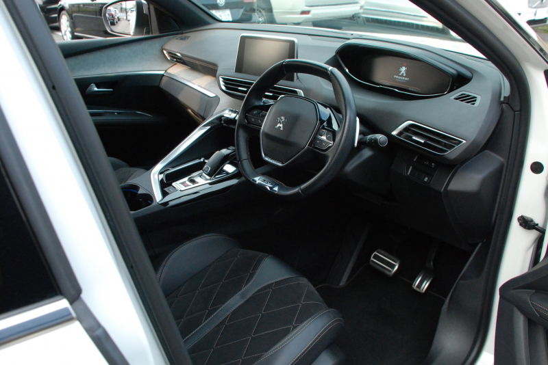 プジョー 5008 中古車