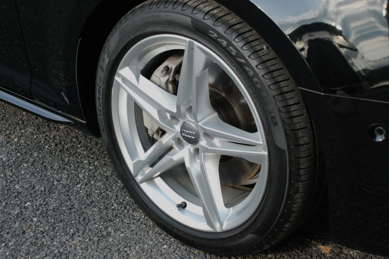 アウディ A4 中古車