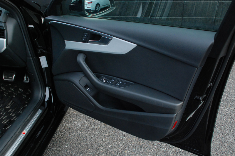 アウディ A4 中古車