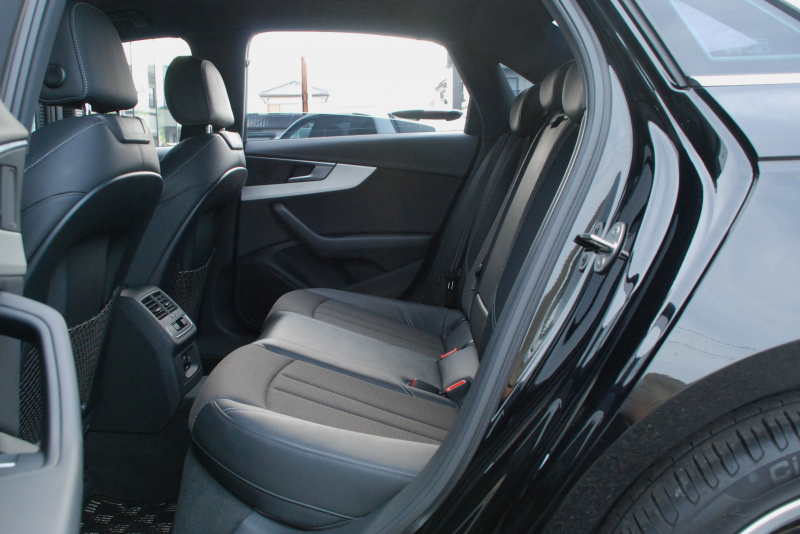 アウディ A4 中古車