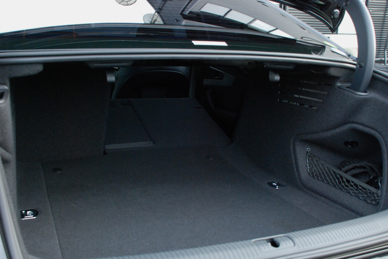 アウディ A4 中古車