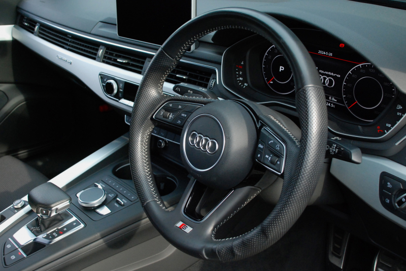 アウディ A4 中古車