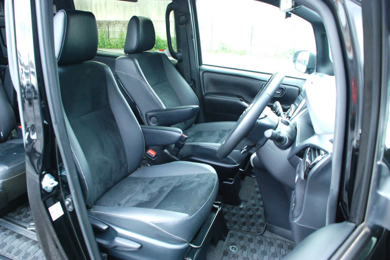 トヨタ ヴォクシー 中古車