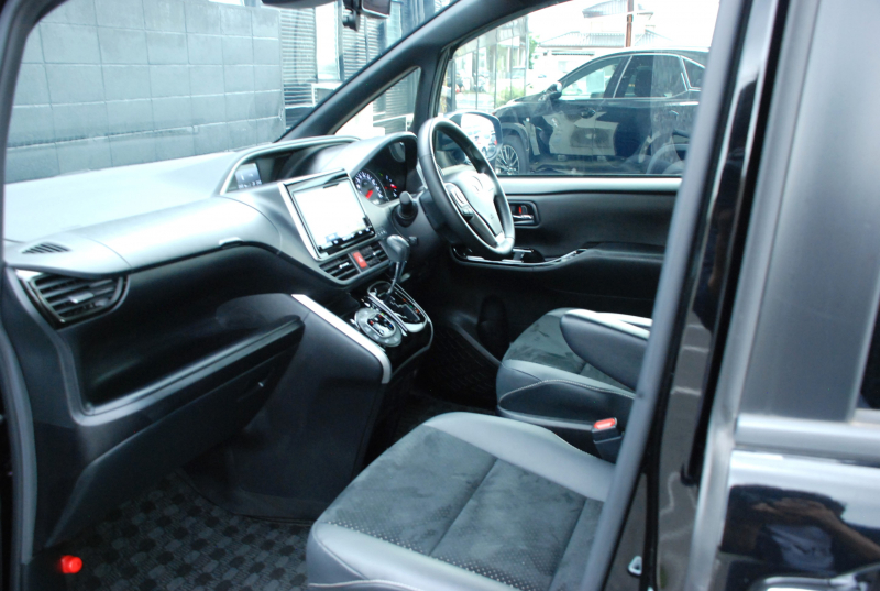 トヨタ ヴォクシー 中古車