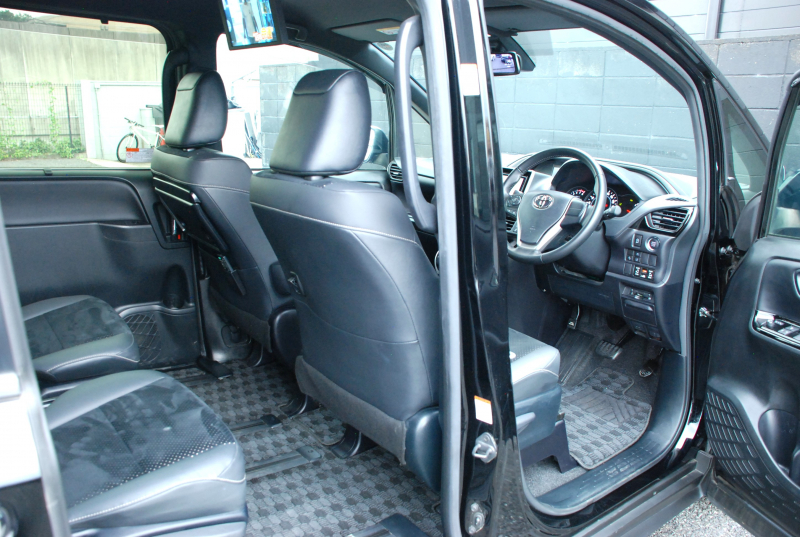 トヨタ ヴォクシー 中古車