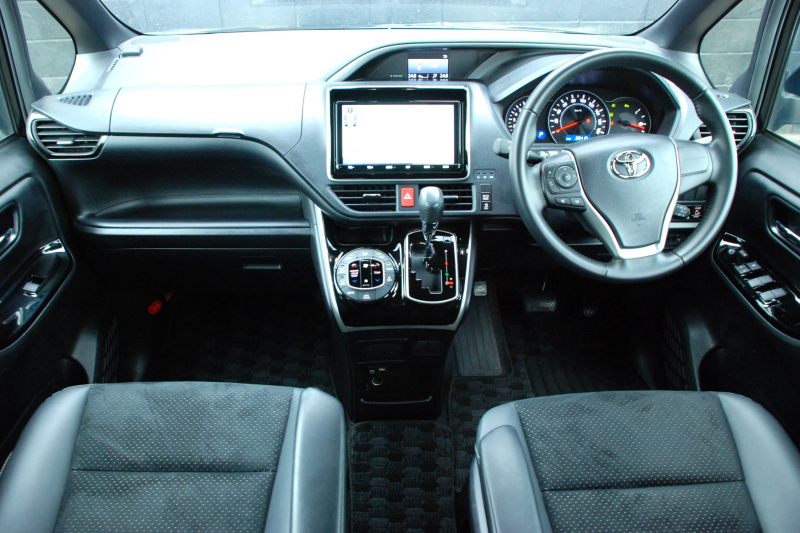 トヨタ ヴォクシー 中古車