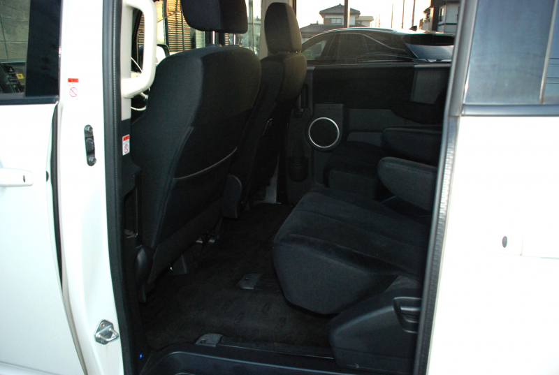 三菱 デリカD:5 中古車