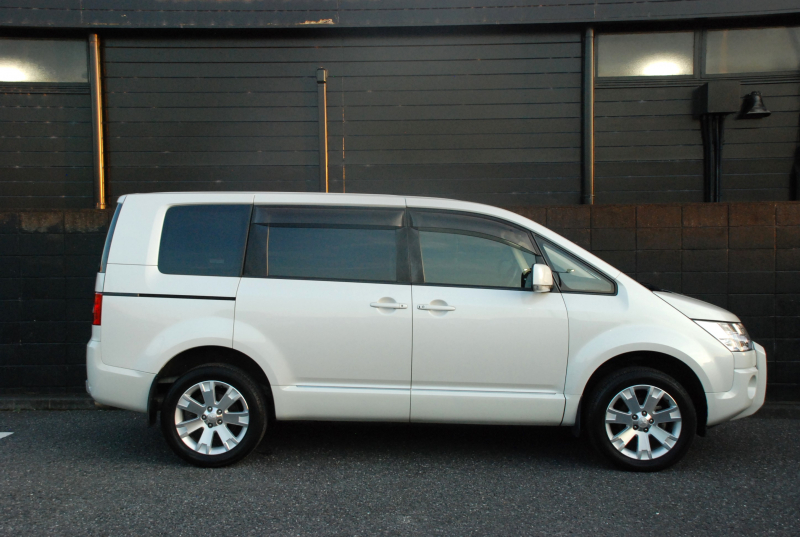 三菱 デリカD:5 中古車