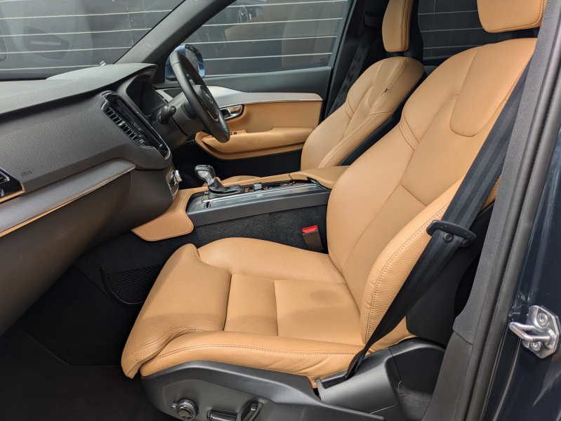 ボルボ XC90 中古車