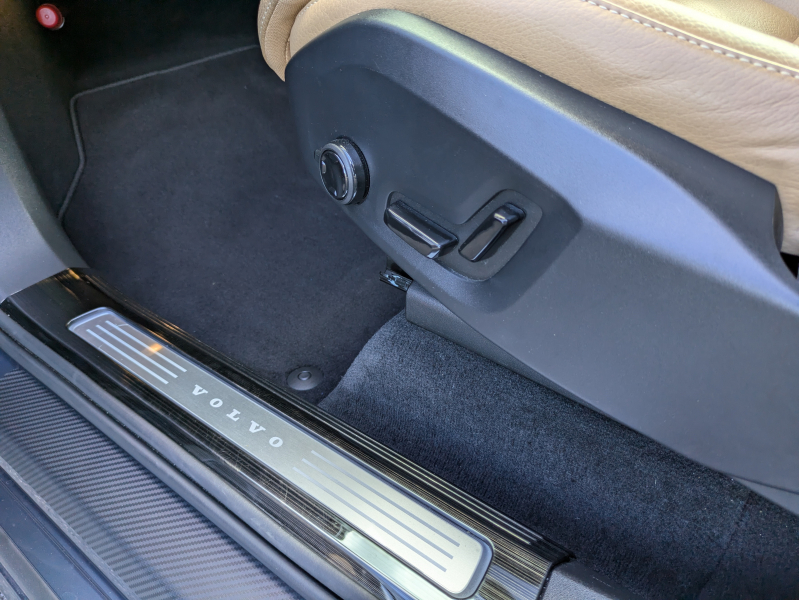 ボルボ XC90 中古車