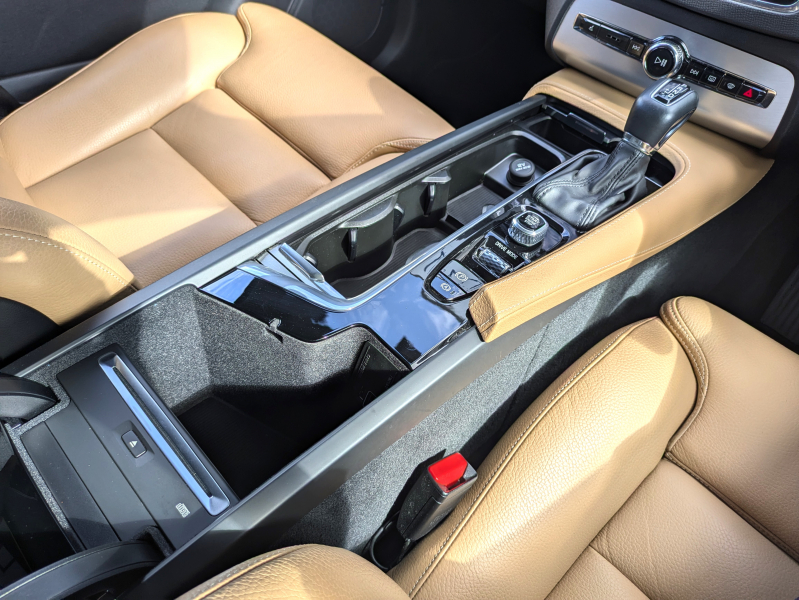 ボルボ XC90 中古車