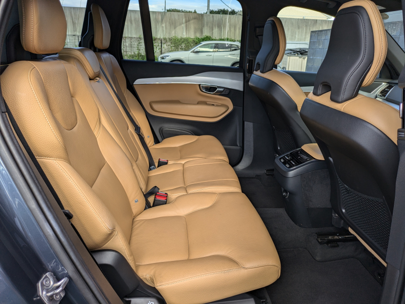 ボルボ XC90 中古車