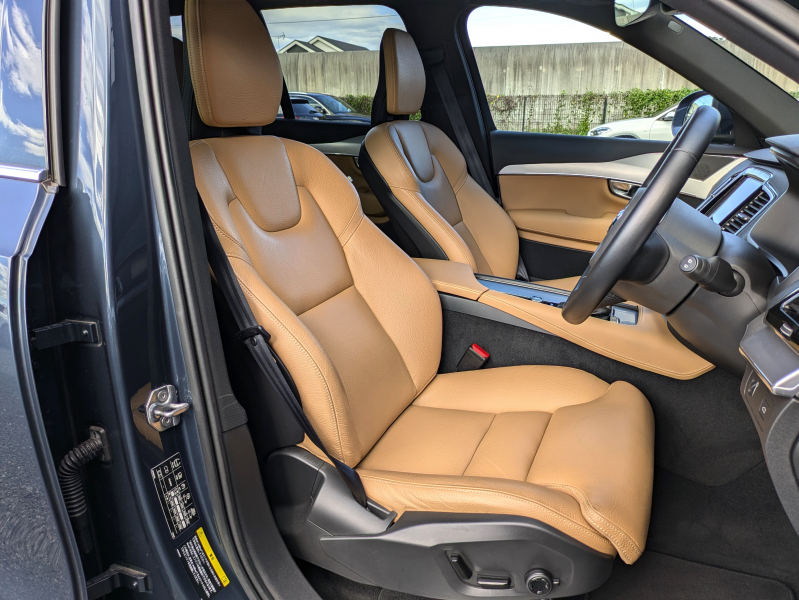 ボルボ XC90 中古車