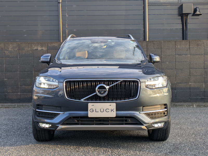 ボルボ XC90 D5AWDモーメンタム パノラマスライディングルーフ