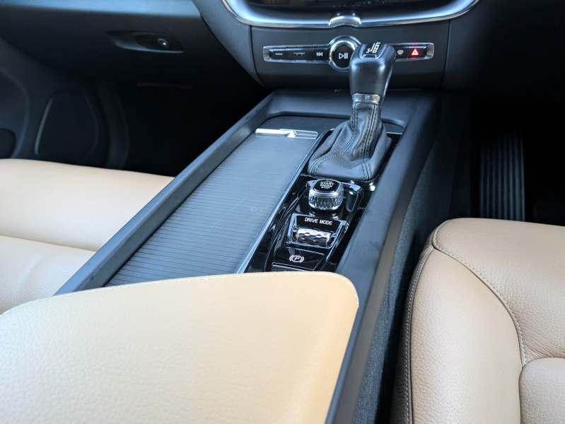 ボルボ XC60 中古車