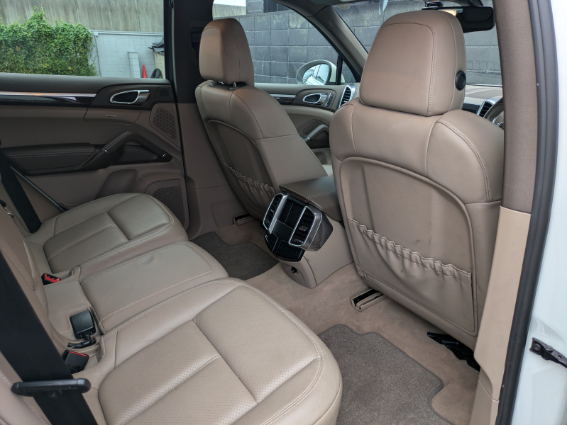 ポルシェ カイエン 中古車