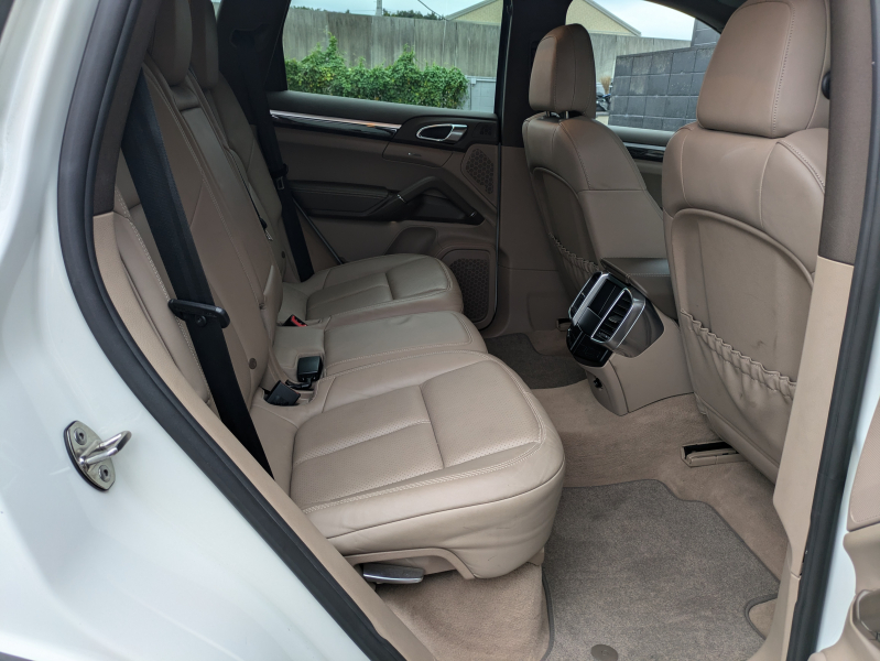 ポルシェ カイエン 中古車