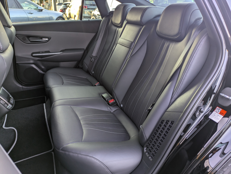 トヨタ クラウンハイブリッド 中古車