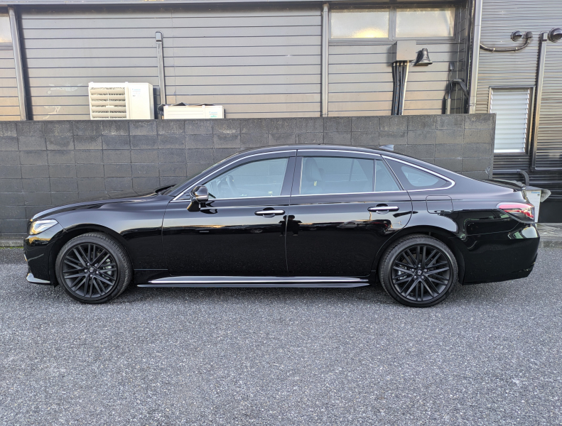 トヨタ クラウンハイブリッド 中古車