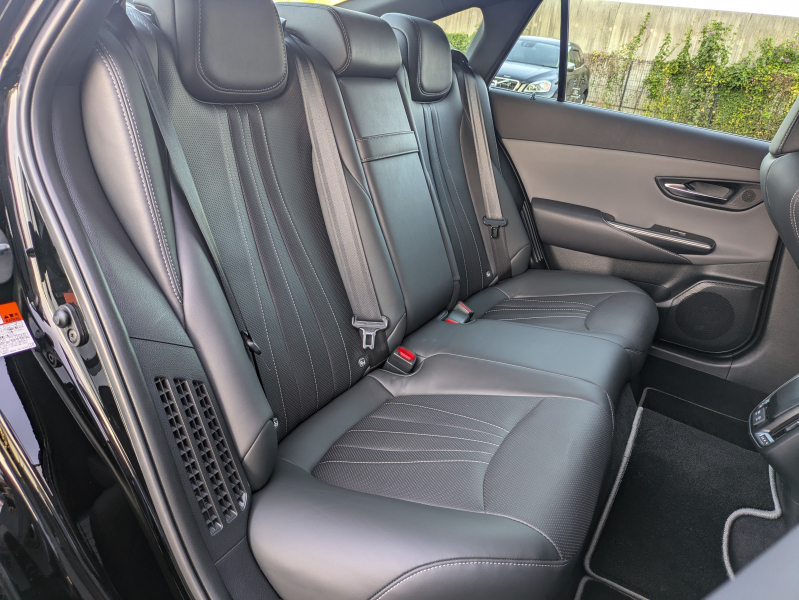 トヨタ クラウンハイブリッド 中古車