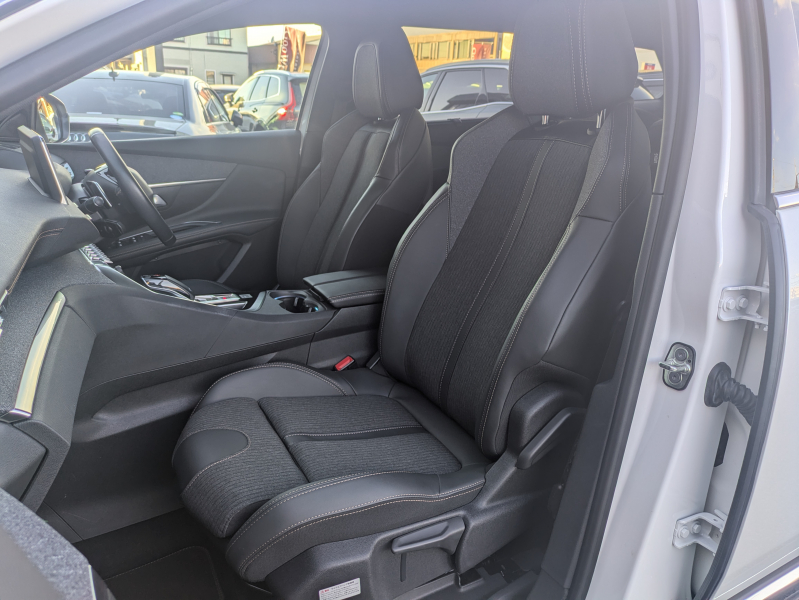 プジョー 5008 中古車