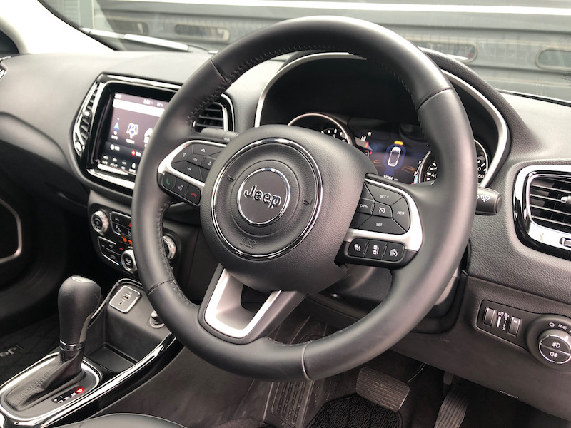 ジープ コンパス 中古車