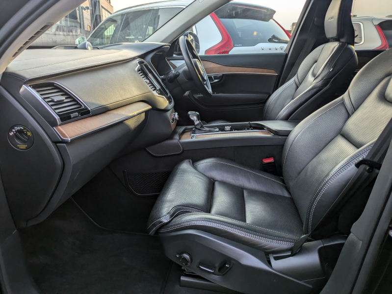 ボルボ XC90 中古車