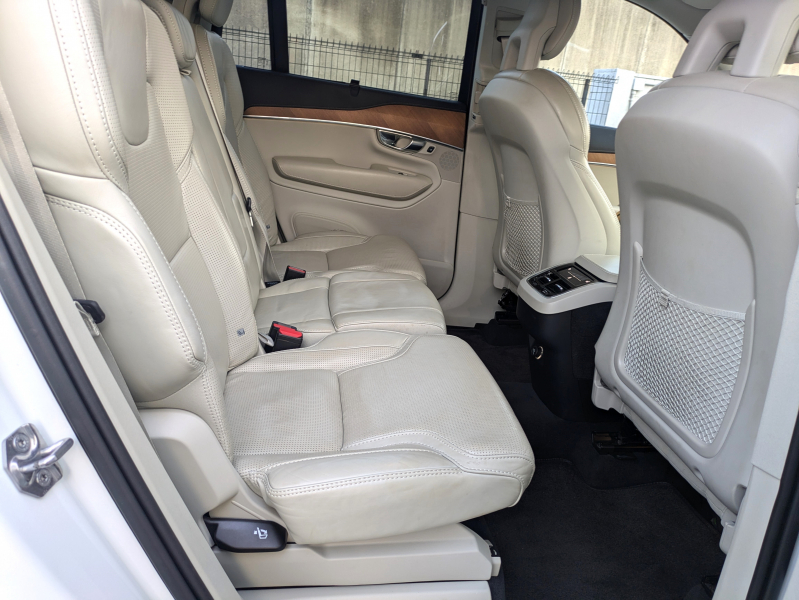 ボルボ XC90 中古車