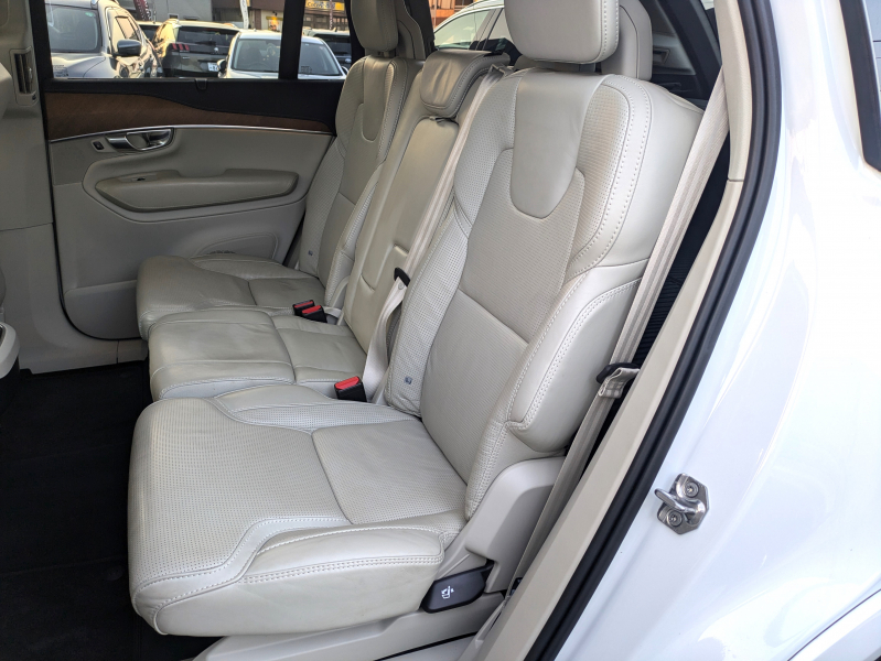 ボルボ XC90 中古車