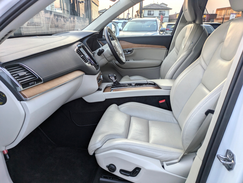 ボルボ XC90 中古車