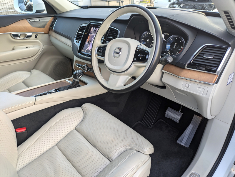 ボルボ XC90 中古車