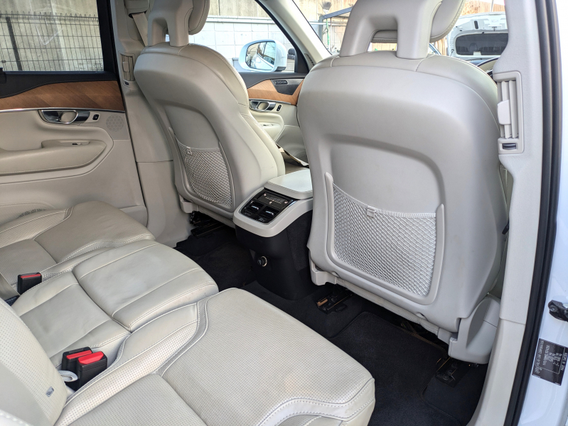 ボルボ XC90 中古車