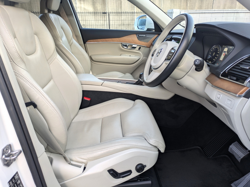 ボルボ XC90 中古車