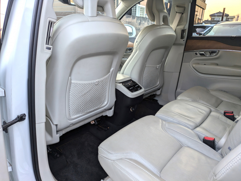ボルボ XC90 中古車