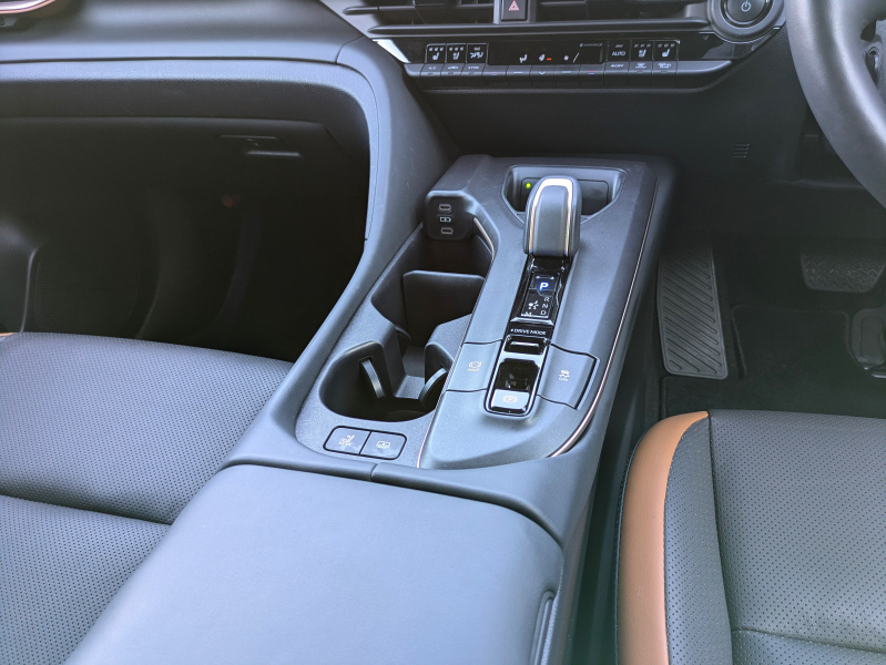 トヨタ クラウン クロスオーバー 中古車