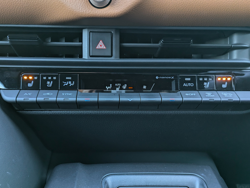 トヨタ クラウン クロスオーバー 中古車