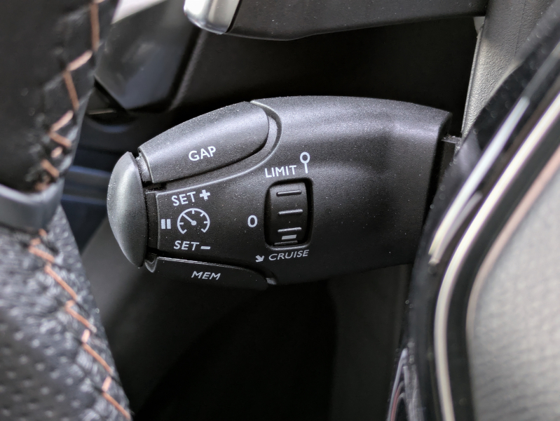 プジョー 3008 中古車